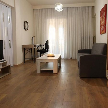 Nikis Apartment Larissa Esterno foto