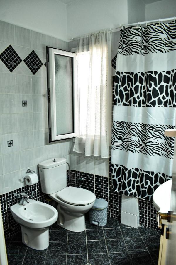 Nikis Apartment Larissa Esterno foto