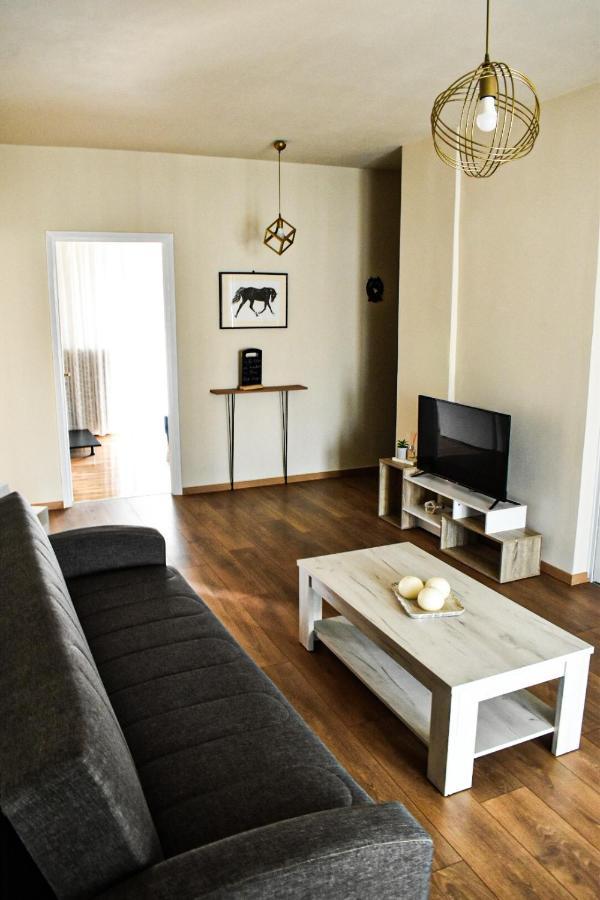 Nikis Apartment Larissa Esterno foto
